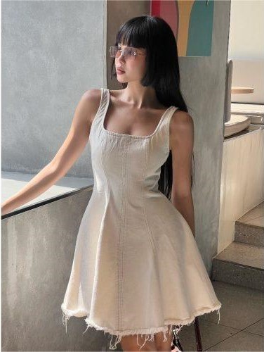 Sundress_Square neck Flared Short Jean Dress_CA.46.10_CARA Tenny ชุดเดรสยีนส์สั้นทูพีซคอเหลี่ยมบานทันสมัย