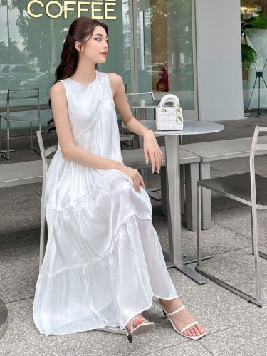 Tegan Organza Tiered Long Straight Dress _JO202.21_Joven Brand_ชุดเดรสยาว Organza 3 ชั้นแนวทแยงที่ดูอ่อนเยาว์หรูหรา