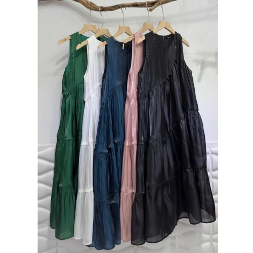 Tegan Organza Tiered Long Straight Dress _JO202.21_Joven Brand_ชุดเดรสยาว Organza 3 ชั้นแนวทแยงที่ดูอ่อนเยาว์หรูหรา