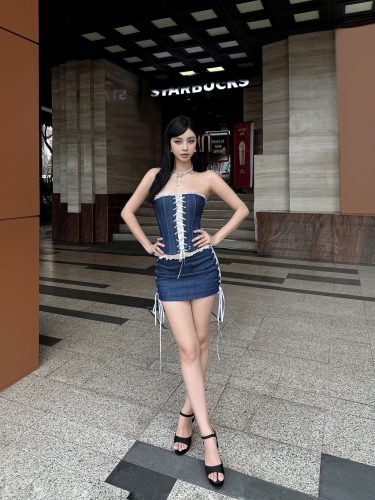 Hera Denim Set_Corset Top+Short Skirt_B23101363_L Seoul Brand_เซ็ตเสื้อรัดตัว Hera Denim มาพร้อมสายถักลูกไม้ + กระโปรงสั้นทรงสลิม บ่งบอกความเป็นเซ็กซี่