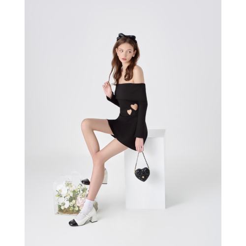 Calla Mini Dress_RE201.6_RedBean Brand_เดรสไหล่เรียบแต่งหัวใจ Calla