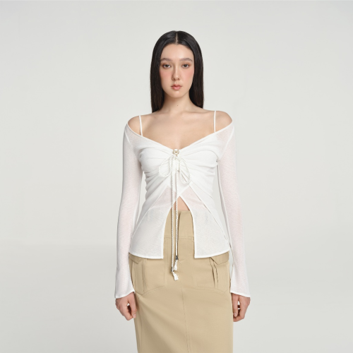 Lychee Ruched Organza White Off The Shoulder Top_DE37.29_DEAR JOSÉ Brand_เดรสเว้าไหล่ลายลิ้นจี่ ผ้าออร์แกนซ่าสีขาว