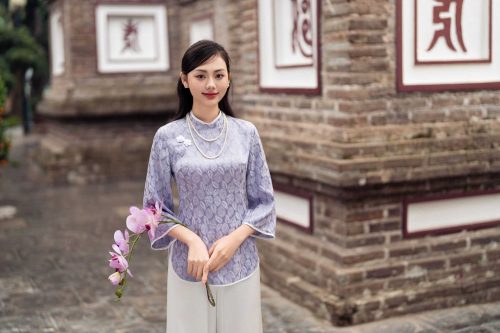 Blouse Top_ Short-sleeved dharma outfit with leaf motifs _LA8.18_Lamia Design Brand_ชุดสูทฝรั่งเศสแขนหลวมลายใบไม้