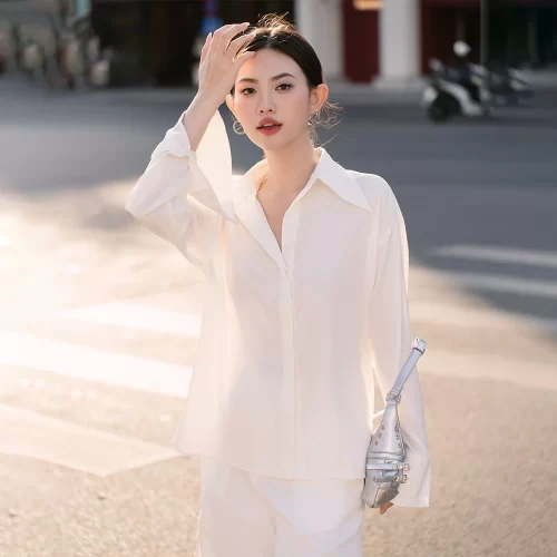 Blouse Zeny White_112351WH1_Rechic Brand_เสื้อเชิ้ตสีขาวซีนี่