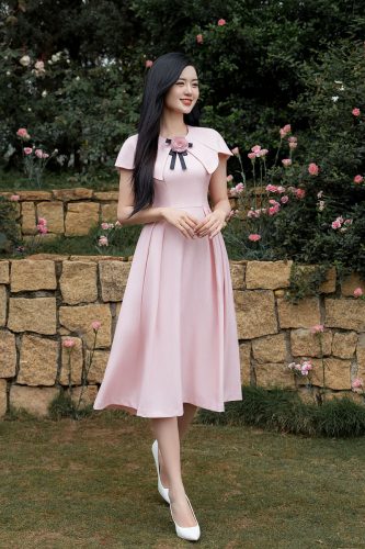 Midi Dress_ Flower Detailed Flared Dress_LE16.3_Leika Brand_ชุดเดรสบานไหล่กลีบดอกไม้