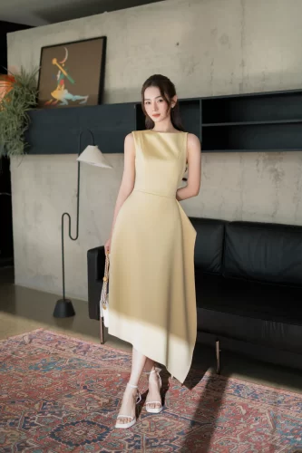 Vini Midi Dress_DA7.25_Darling Diva Brand_เดรสมิดิคอปาดเรียบหรู