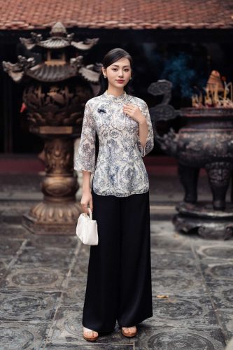 Blouse Top_Ancient 3-inch traditional robe with loose sleeves _LA8.20_Lamia Design Brand_ชุดฝรั่งเศสโบราณพร้อมที่จับ 3 อันที่ขาดหายไป