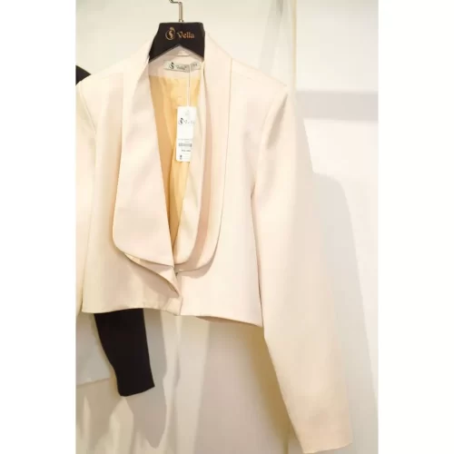 Long Sleeve Croptop Blazer_VAK23114_VELLA FASHION Brand_เสื้อแจ็คเก็ตเบลเซอร์ครอปท็อปแขนยาว