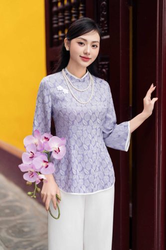 Blouse Top_ Short-sleeved dharma outfit with leaf motifs _LA8.18_Lamia Design Brand_ชุดสูทฝรั่งเศสแขนหลวมลายใบไม้