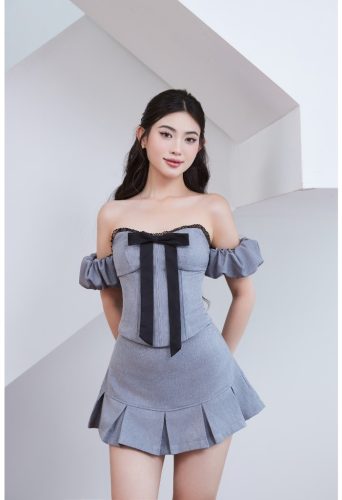 CHARLY SET The Shoulder Top+Pleated Skirt_GO196.1.1_Goutdejun_ชุดเสื้อเชิ้ตปาดไหล่ผู้หญิงพร้อมกระโปรงจับจีบ