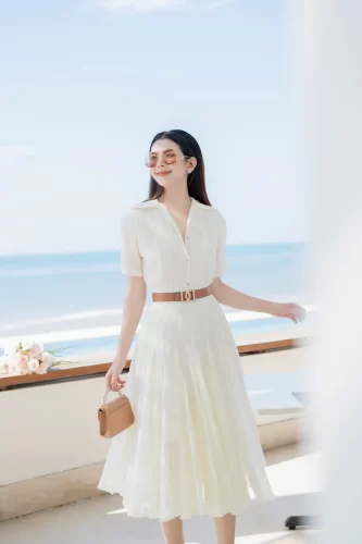 Dainty Midi Dress_DA7.22_Darling Diva Brand_ ชุดเดรสมิดิบานแขนสั้นคอวี