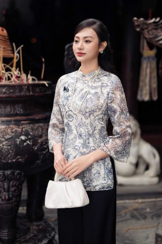 Blouse Top_Ancient 3-inch traditional robe with loose sleeves _LA8.20_Lamia Design Brand_ชุดฝรั่งเศสโบราณพร้อมที่จับ 3 อันที่ขาดหายไป