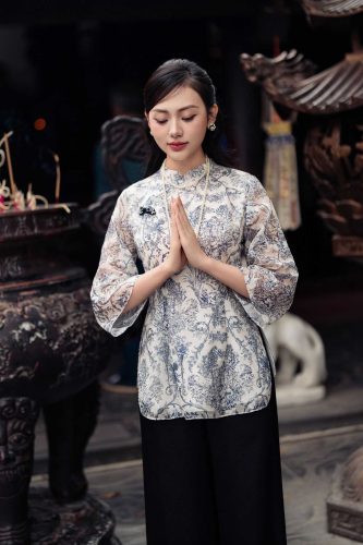 Blouse Top_Ancient 3-inch traditional robe with loose sleeves _LA8.20_Lamia Design Brand_ชุดฝรั่งเศสโบราณพร้อมที่จับ 3 อันที่ขาดหายไป