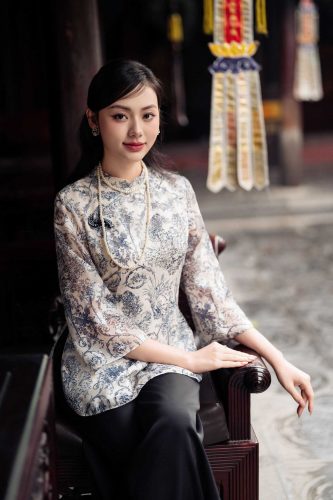 Blouse Top_Ancient 3-inch traditional robe with loose sleeves _LA8.20_Lamia Design Brand_ชุดฝรั่งเศสโบราณพร้อมที่จับ 3 อันที่ขาดหายไป