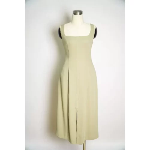 CAMI Scoop Neck Flared Midi Dress_VD23147_VELLA FASHION Brand_ชุดเดรสสายเดี่ยวคอเหลี่ยมเอวตรง