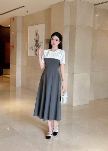 Midi Dress _Short hands with Pleated A-line Dress _LA8.11_Lamia Design Brand_ชุดเดรสทรงเอช่วงอกจับจีบและแขนจั๊ม