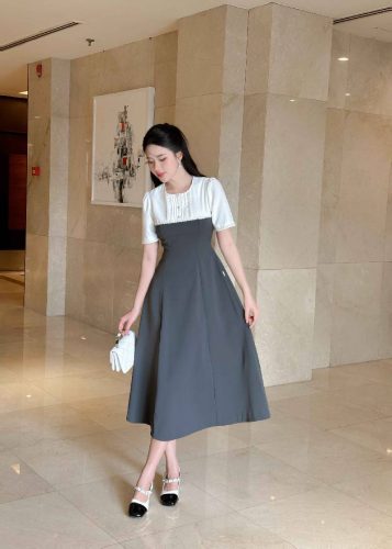 Midi Dress _Short hands with Pleated A-line Dress _LA8.11_Lamia Design Brand_ชุดเดรสทรงเอช่วงอกจับจีบและแขนจั๊ม