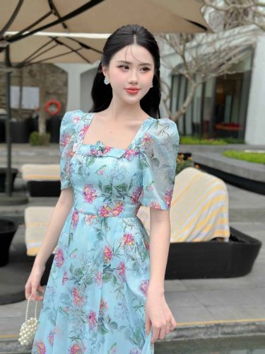 Midi Dress_Flower Detailed with Square neck dress_LD277_Lamia Design Brand_เดรสคอเหลี่ยมลายดอกไม้