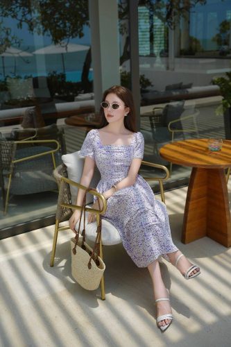 Midi Dress_Short hands Square neck Little flower Dress _LA8.8_Lamia Design Brand_ชุดเดรสลายดอกไม้เด็ก คอเหลี่ยมและแขนจับจีบ