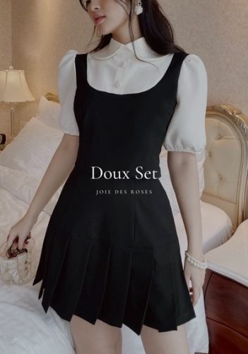 Doux Short Pleated Skirt_JO24.19_JOIE DES ROSES Brand_กระโปรงสั้นอัดพลีท Doux