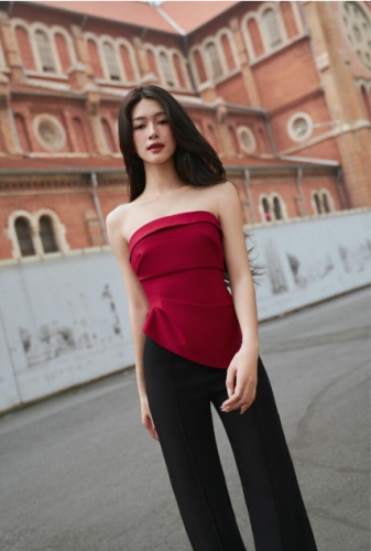 Strapless Peplum_VA23154_VELLA FASHION Brand_เสื้อเชิ้ต PEPLUM ลาย SLIPPED LADY