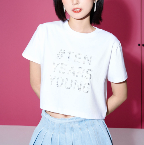 T-shirt _ Ten Years Young Stone Engagement T-shirt TopT0815_Dottie Brand_เสื้อยืดประดับเพชรเด็กสิบปี