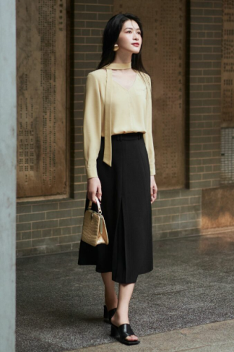 Long A Line Skirt_VV23135_VELLA FASHION Brand_กระโปรงทรงเอยาว