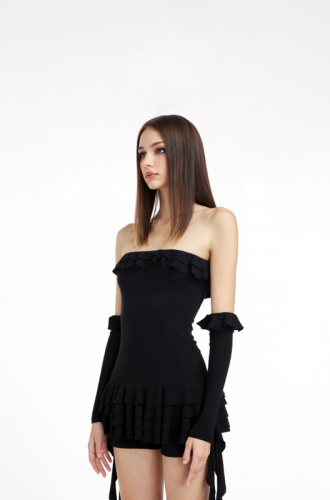 Fanny Ruffle Tube Top_DE29.8_DEPASS Brand_เสื้อยืดลาย Ruffled มาพร้อมถุงมือแฟนนี่และกางเกงป้องกัน