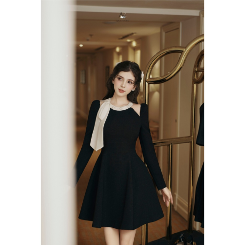 Lucie Beaded Flared Mini Dress_AR42.1_ARA Store Brand_แต่งกายด้วยคอบานและโบว์Lucie Dress V33