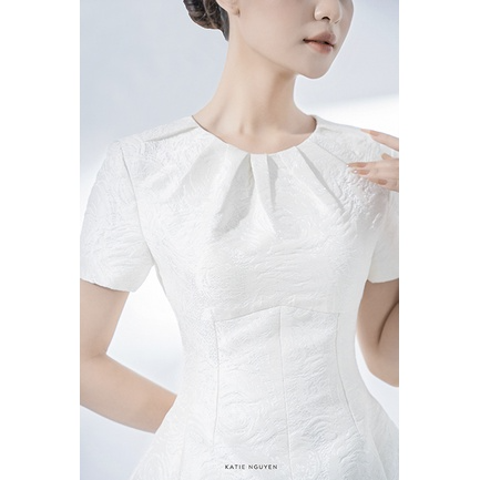 White Rose Mini Dress_KA26.11_KATIE NGUYEN Brand-เดรสแขนกุดลายดอกกุหลาบสีขาว