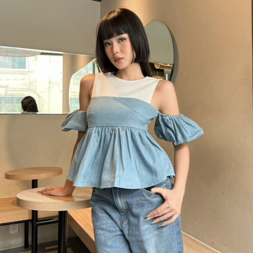 Peplum Off Shoulder TOP _CA.46.5_Cara Club Brand_ เสื้อเชิ้ตปาดไหล่ผู้หญิง CARA Danni มาพร้อมกางเกงยีนส์ที่มีเอกลักษณ์เฉพาะตัว