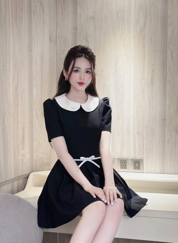 Peter Pan Neck Pleated Mini Dress_AR42.2_ARA Store Brand_เดรสคอบัวจับจีบพร้อมเครื่องประดับV06