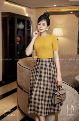 Checkered Midi Skirt_HY_CV0461_HY Design Brand_กระโปรงลายตารางคุณภาพสูง สไตล์โมเดิร์น เรียบหรู