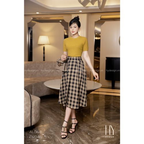 Checkered Midi Skirt_HY_CV0461_HY Design Brand_กระโปรงลายตารางคุณภาพสูง สไตล์โมเดิร์น เรียบหรู