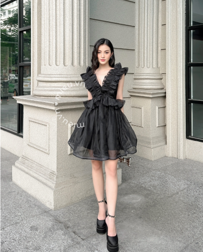 Ruffle Mini Dress_JO24_Mieu Brand_เดรสปาดไหล่ผู้หญิงดีไซน์คอสามสีอย่างเก๋ไก๋