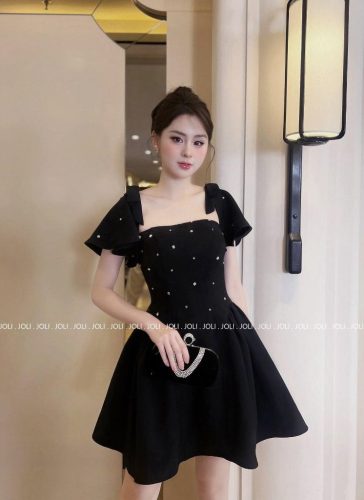 Black Flared Mini Dress With Beaded_JO32.3_JOLI Brand_ชุดเดรสไปงานปาร์ตี้สีดำประดับหิน สวยมาก