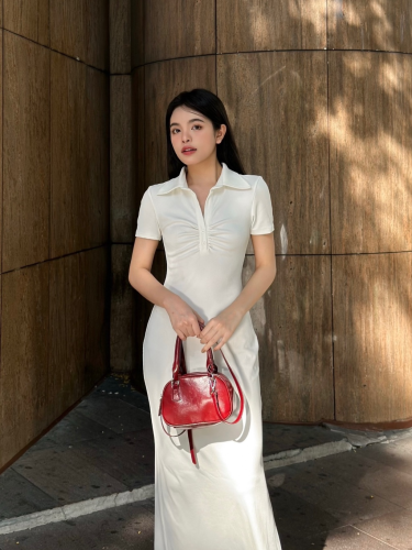 Long Form Trumpet Polo Dress_LA01_Mieu Brand_ชุดเดรสยาวผู้หญิงคอโปโลทรงหางปลาและช่วงอกสวยงาม