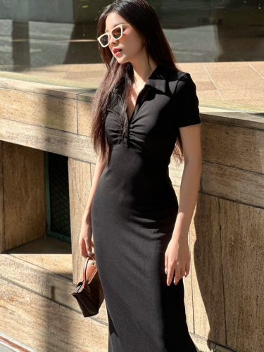 Long Form Trumpet Polo Dress_LA01_Mieu Brand_ชุดเดรสยาวผู้หญิงคอโปโลทรงหางปลาและช่วงอกสวยงาม