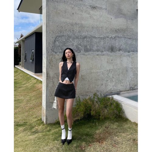 Viola Striped Black Mini Skirt _DE29.1_DEPASS Brand_มินิสเกิร์ตผ้าสีดำลายวิโอล่า