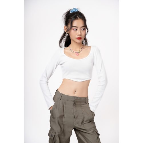 Avis Long Sleeve Crew Neck Form Fit Croptop_AC83_TOPTIFY Brand _เสื้อครอปแขนยาวธรรมดาผู้หญิงคอกลมและเสื้อ Avis Top รูปหัวใจ