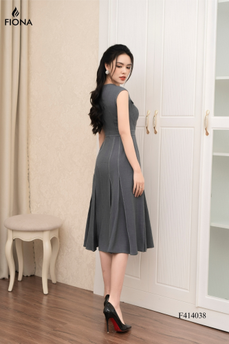 V Neck Flared Midi Dress_FI88.8_FIONA Brand_เดรสทรงหางปลาทรงบาน คอวี แขนบาน และงานเย็บ