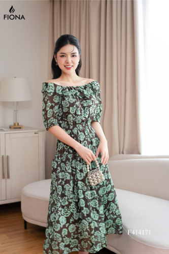 Foral Pattern Flared Midi Dress_FI88.4_FIONA Brand_ชุดเดรสลายดอกไม้ทรงบาน เอวยางยืด และกระโปรงทรงเข้ารูป