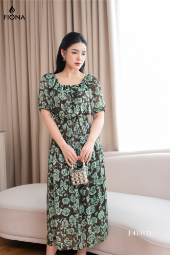 Foral Pattern Flared Midi Dress_FI88.4_FIONA Brand_ชุดเดรสลายดอกไม้ทรงบาน เอวยางยืด และกระโปรงทรงเข้ารูป