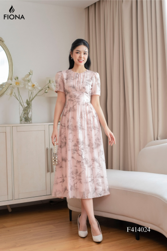 Flared Silk Midi Dress_FI88.2_FIONA Brand_ชุดเดรสผ้าไหมทรงบาน ช่วงอกและสะโพกบีบ