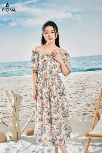 Foral Pattern Flared Midi Dress_FI88.4_FIONA Brand_ชุดเดรสลายดอกไม้ทรงบาน เอวยางยืด และกระโปรงทรงเข้ารูป