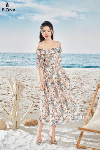 Foral Pattern Flared Midi Dress_FI88.4_FIONA Brand_ชุดเดรสลายดอกไม้ทรงบาน เอวยางยืด และกระโปรงทรงเข้ารูป