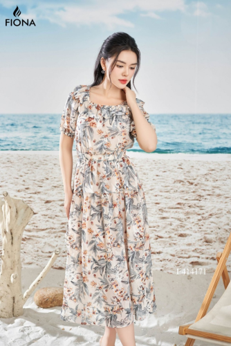 Foral Pattern Flared Midi Dress_FI88.4_FIONA Brand_ชุดเดรสลายดอกไม้ทรงบาน เอวยางยืด และกระโปรงทรงเข้ารูป