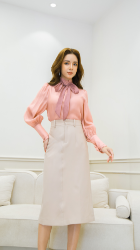 Iris Silk Crepe Shirt _MO103.7_Motoko Brand_Iris คือเสื้อเชิ้ตผ้าไหมเครปเนื้อนุ่มและเย็นสุดโรแมนติกและคลาสสิก