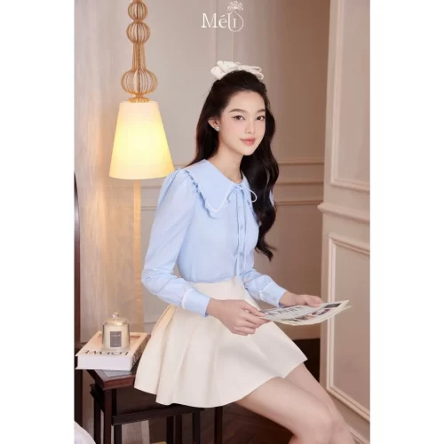 Set_Shirt+Pleated Skirt_ME31.8_Méli Brand_เสื้อเชิ้ตคอปกระบายแขนยาวสีน้ำเงิน + กระโปรงจับจีบสีครีมแต่งลูกไม้สีครีม