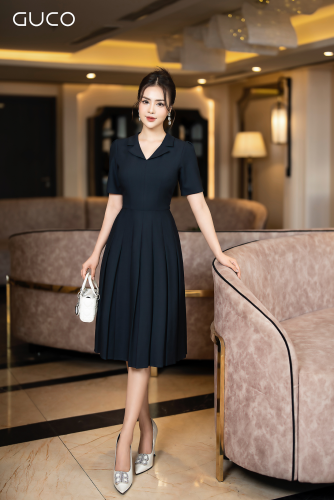 Short Sleeve Pleated Midi Dress _D10002X_GUCO Brand_ชุดเดรสคอวีแขนสั้นจับจีบ